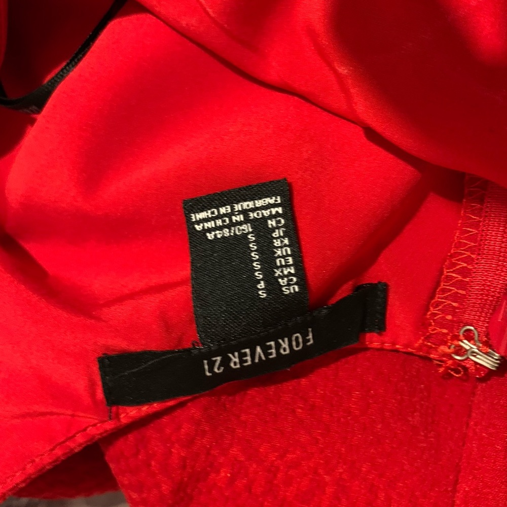 Red Dress - Picture 6 of 6